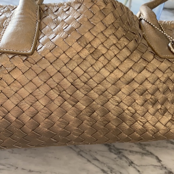 PRICE FIRM Buttery Gold Woven Leather Fossil Bag - Picture 4 of 16